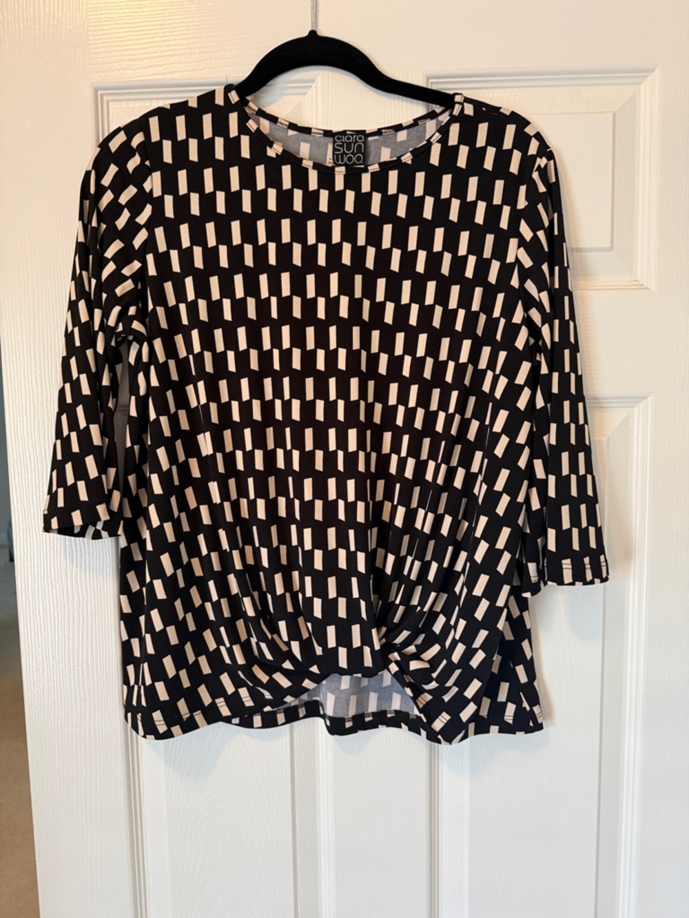 CLARA SUNWOO Black and White Geometric Twist-Front Long Sleeve Top